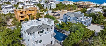 6 BEDROOMS ON PRIVATE LANE!