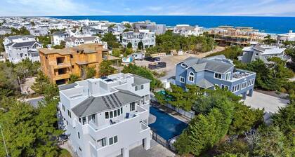 6 BEDROOMS ON PRIVATE LANE!