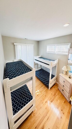 6 chambres, fer et planche à repasser, Wi-Fi gratuit