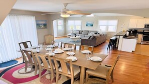 Dining - 5 BR, 3rd from the ocean (Loveladies)