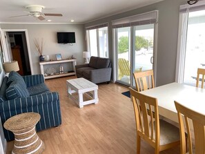 TV - Pet friendly beachfront vacation rental on LBI (Brant Beach)