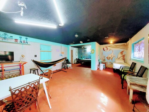 Industrial apt nearby Melbourne Beach & Downtown for 3