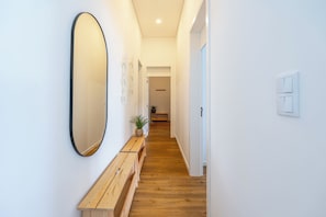 Standard-Haus, Klimaanlage, Gartenblick | 2 Schlafzimmer, individuell dekoriert, individuell eingerichtet