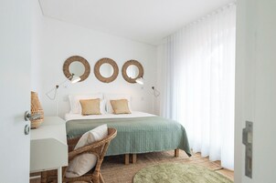 Decoración personalizada, muebles diferentes y escritorio 