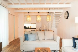 Tradisjonelt småhus, aircondition, hageområde | Oppholdsområde | Flatskjerm-TV