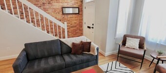 Penn & Ten- Spacious Capitol Hill Rowhouse