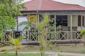 Exterior - Little Bay Hideaway (Little Bay)