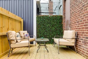 Terrace/patio - In the FAN/near VCU/Private Parking & fenced yard (Richmond)