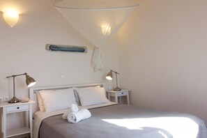 1 bedroom, Internet - One Bedroom Apartment No 7 (West Mani)