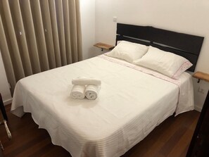 3 Schlafzimmer, Reisekinderbett, kostenloses WLAN, Bettwäsche