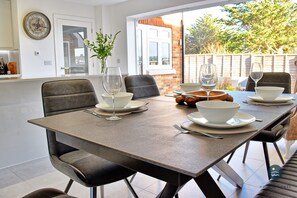 Dining - Days Away - Luxury holiday home (Weymouth)