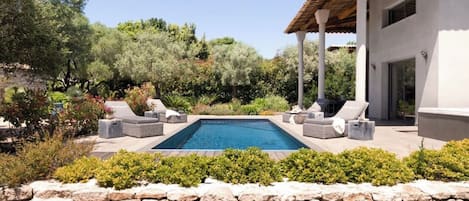 Piscine extérieure, piscine chauffée