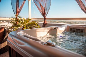 Baignoire à remous extérieure