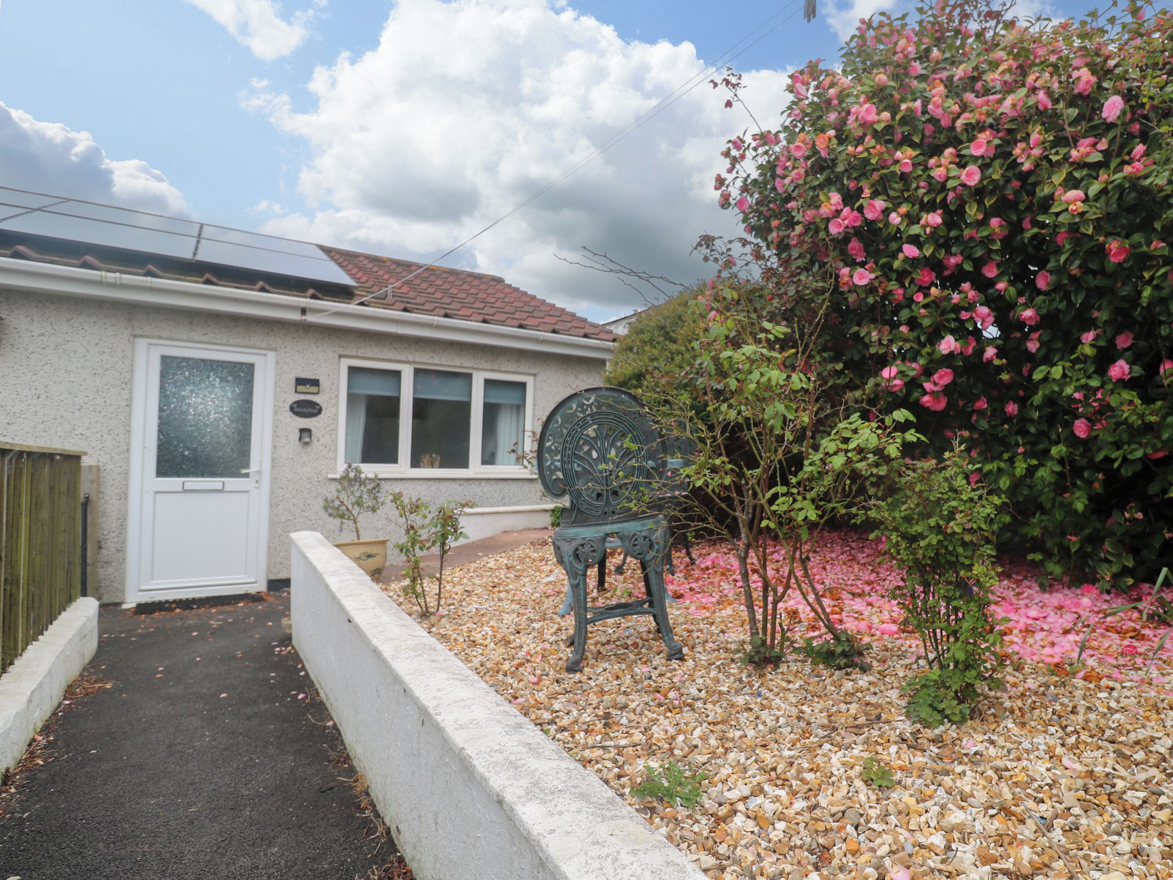 Cottage | Property grounds