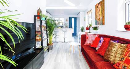 Little Bright House is a luxuriously modern one bedroom detached property, with parking.