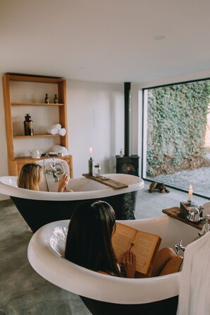 Prenatal massages, sports massages, massages - TheVagar  (Belmonte)