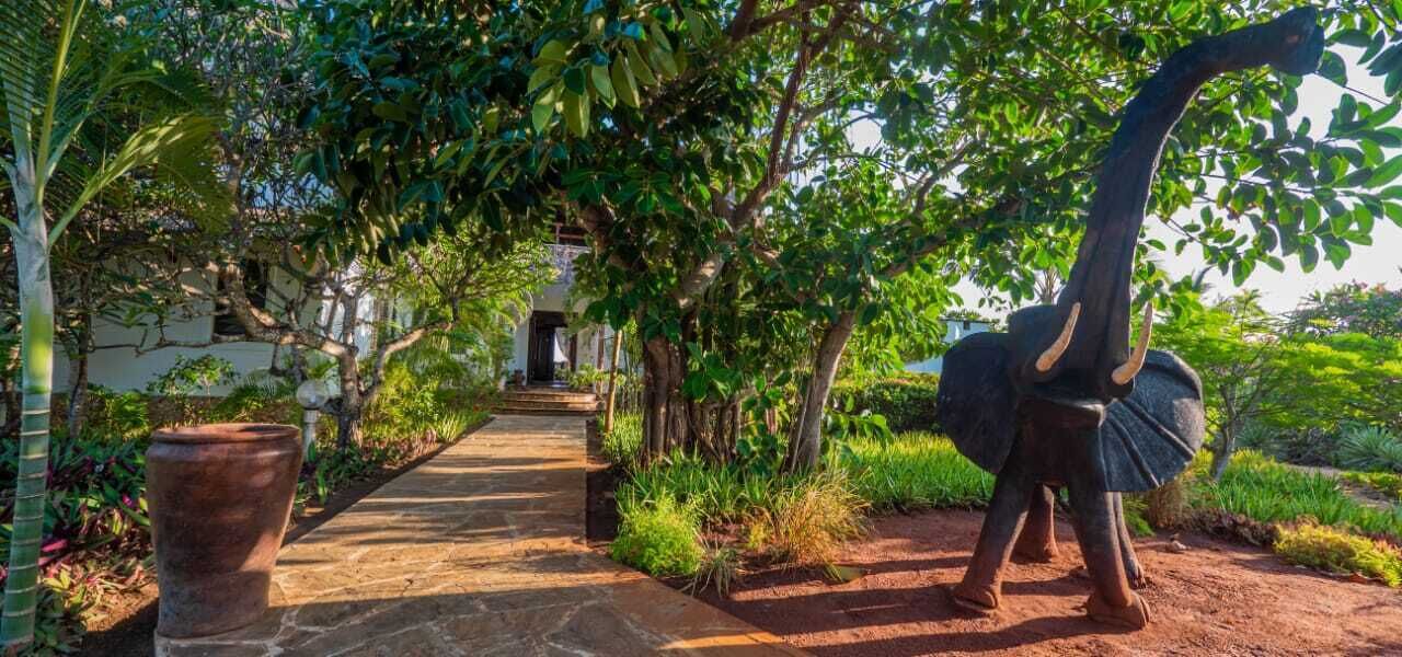 المنشأة من الخارج