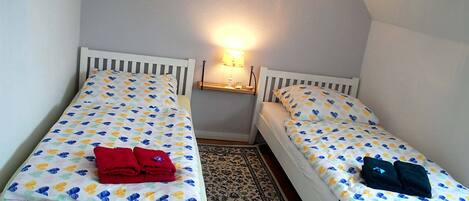 2 عدّة غرف نوم وواي فاي مجانًا وملاءات أسرّة