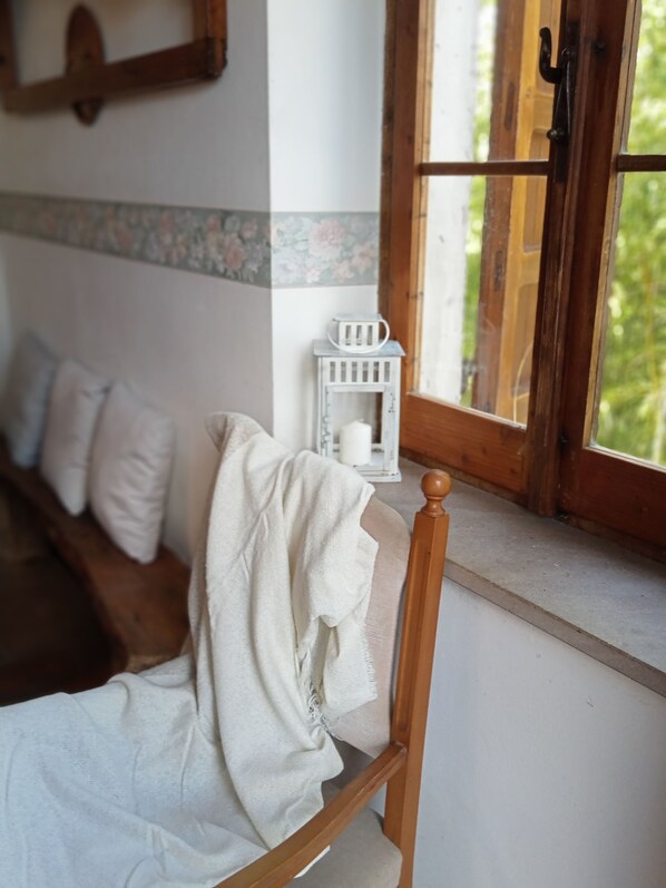 Interior - Small cottage near the Sibillini Mountains (Marche)