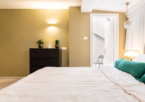 1 habitación, escritorio, wifi gratis y ropa de cama 
