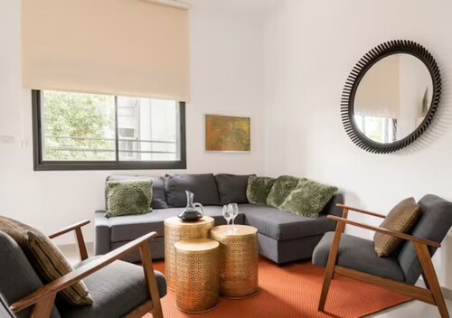 TNC - Boutique Apt, 11 Mins Walk to Bahai Gardens