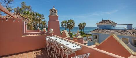 المنطقة المحيطة بالمنشأة