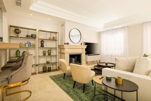 Smart-tv och eldstad