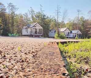 Property grounds - Arrow Acres Tiny Home - Dolly (Warren)