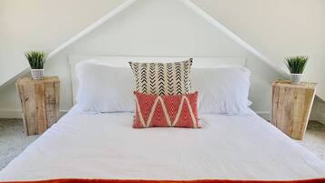 2 bedrooms, desk, free WiFi, bed sheets