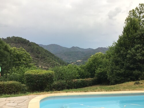 Cévennes magnanerie XIXe vue imprenable 15 pers  piscine chauffée altitude 500 m