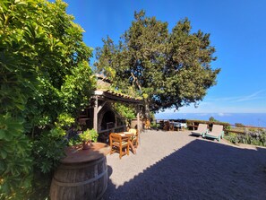 Outdoor dining - Finca Llano de la cebolla (Icod de los Vinos)