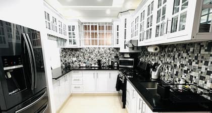 Vacation Family Home-5min from STI airport sleep 6 WiFi +Netflix