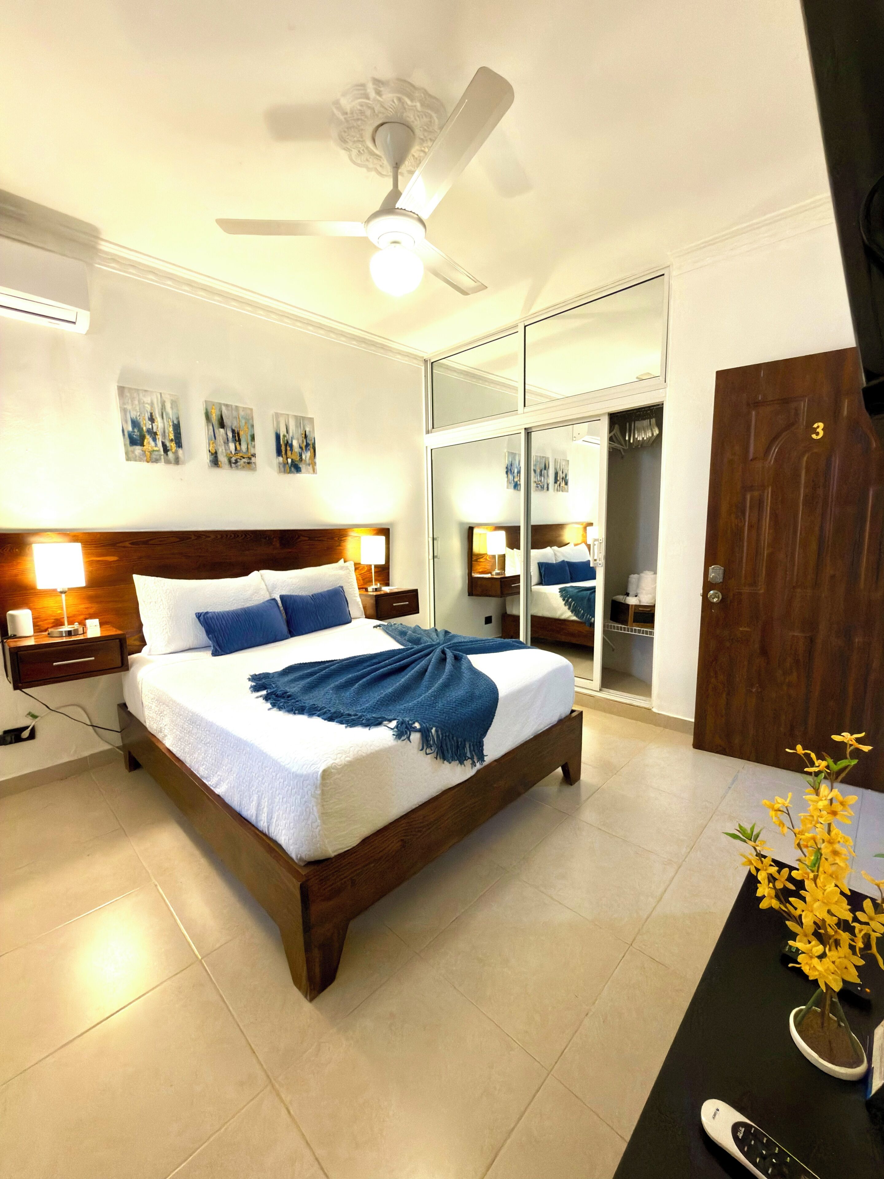 3 chambres, fer et planche à repasser, lit parapluie, Wi-Fi gratuit