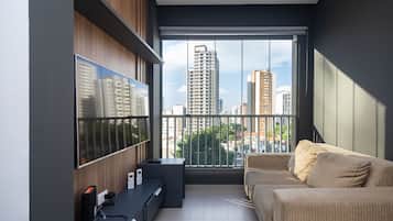 Skrivebord for bærbar PC, wi-fi (inkludert) og sengetøy