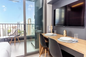 Executive Studio (VT 1703 Studio A 20VCG.2C.W - 517582) | In-room dining - 360 VN Turiassu by Housi (São Paulo)