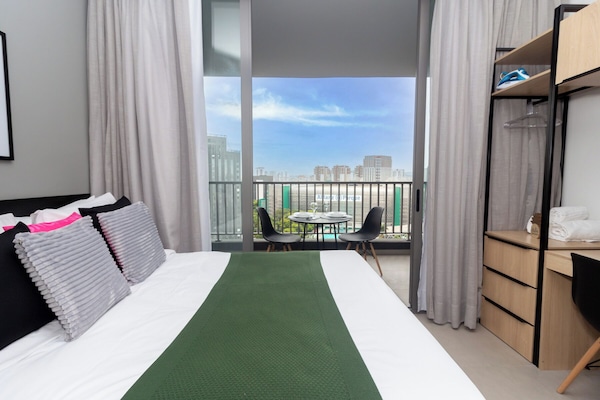 Estúdio com design assinado (517551) | 1 quarto, espaço de trabalho para notebook, Wi-Fi de cortesia