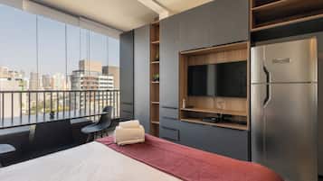 Laptop workspace, free WiFi, bed sheets