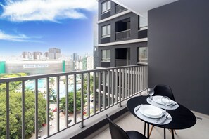 Signature Studio (517551) | Balcony - 360 VN Turiassu by Housi (São Paulo)