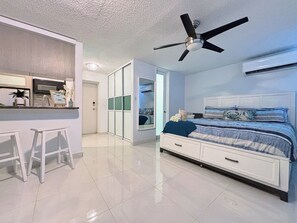 1 chambre, fer et planche à repasser, Wi-Fi gratuit, draps fournis