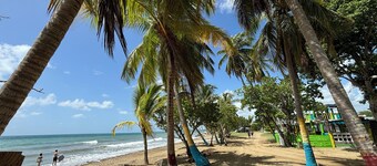 Caribbean Sea Beachfront Solar Backup House Fisherman Village Boardwalk A/C WiFi