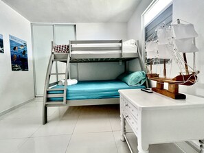 3 Schlafzimmer, Reisekinderbett, kostenloses WLAN, Bettwäsche