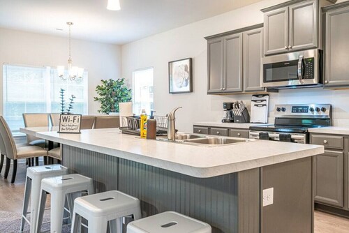 176 Tybee Dr · 10 Min from Airport - Newly Built 4 Bedroom Home!