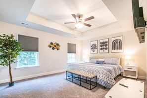4 bedrooms, desk, iron/ironing board, free WiFi - 176 Tybee Dr · 10 Min from Airport - Newly Built 4 Bedroom Home! (Madison)