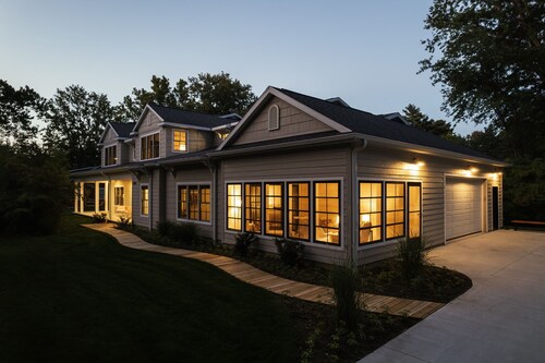 2026 Open Stunning home w/Private Association Beach 2 Screened Porches