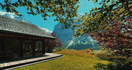 Alpine Escape - Iconic Views & Timeless Design