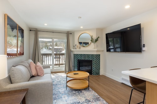 Walking Distance to Main Street Frisco & Copper Mountain Shuttle, Shared Pool