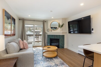 Walking Distance to Main Street Frisco & Copper Mountain Shuttle, Shared Pool
