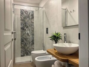 Een douche, een haardroger