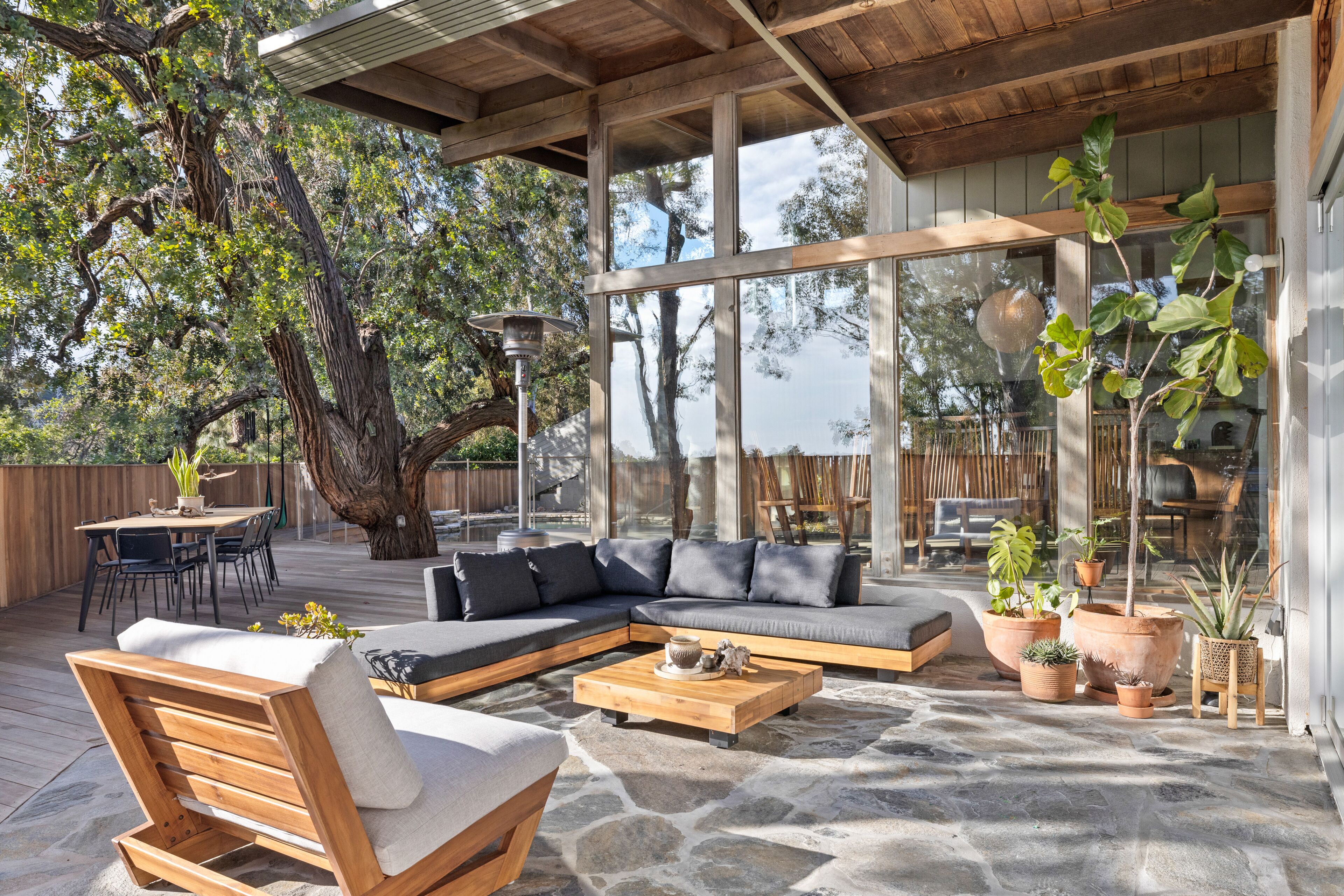 Serene Mid-Century Stunner with Housekeeping