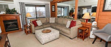 Télévision, cheminée